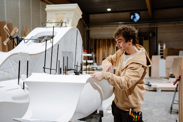 Grasfest!: bio-circulaire materialen voor festivals, decors en etalages